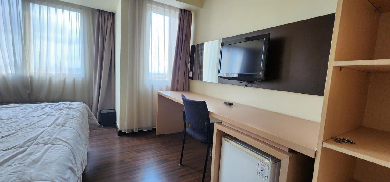 Apartemen Solo Paragon By Cariapartemen-Id Bonorejo Esterno foto